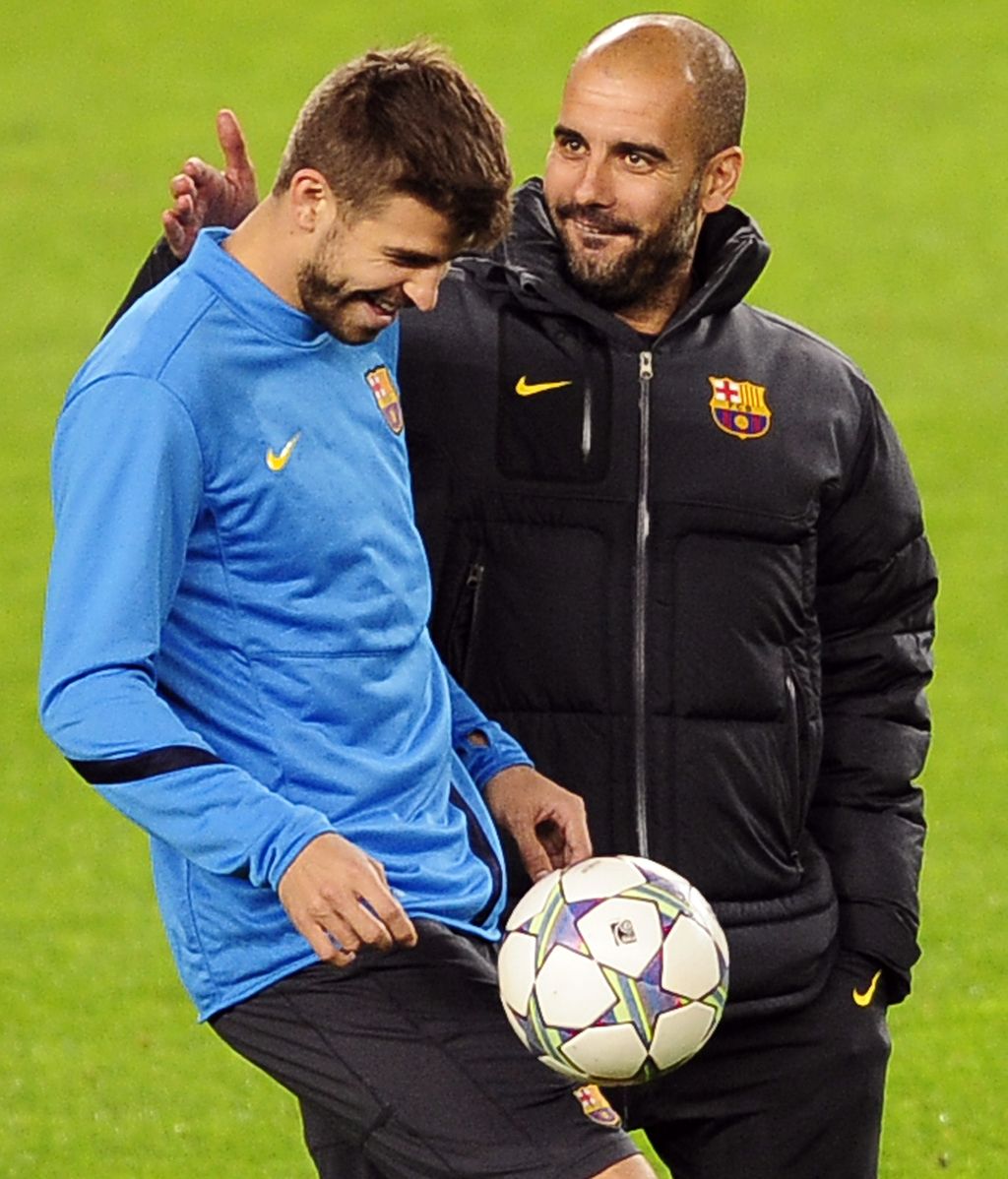 Piqué y Guardiola durante un entrenamiento Piqué y Guardiola durante un entrenamiento