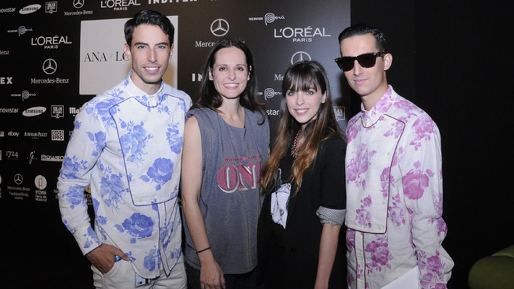En el kissing room junto a Ana Locking y Leticia Dolera. Nuestras camisas son de Modas Cabezón.