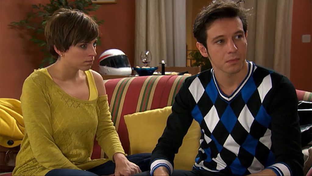 Natalia mete en su vida a Lolo, pero él no sabe que es su hermano...