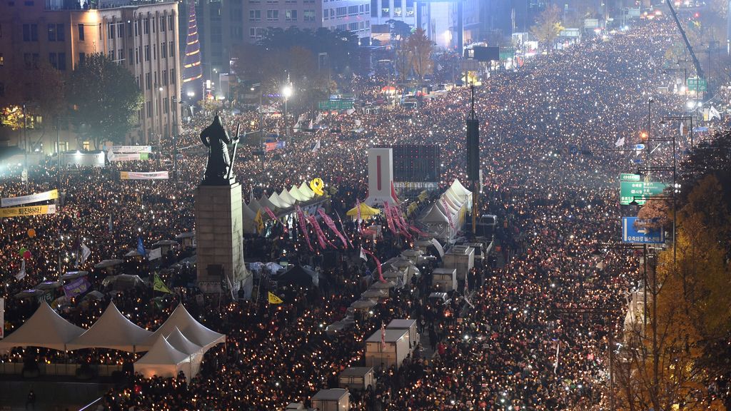 Continúan en Corea del Sur las protestas para pedir la dimisión de la presidenta