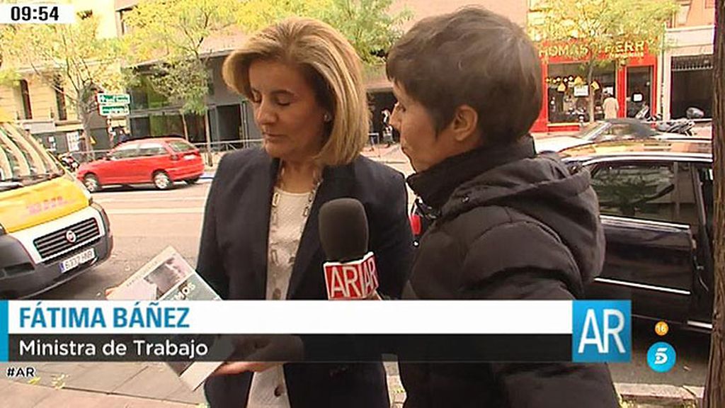 Fátima Báñez no aclara a Marta Nebot si flexibilizará el mercado laboral