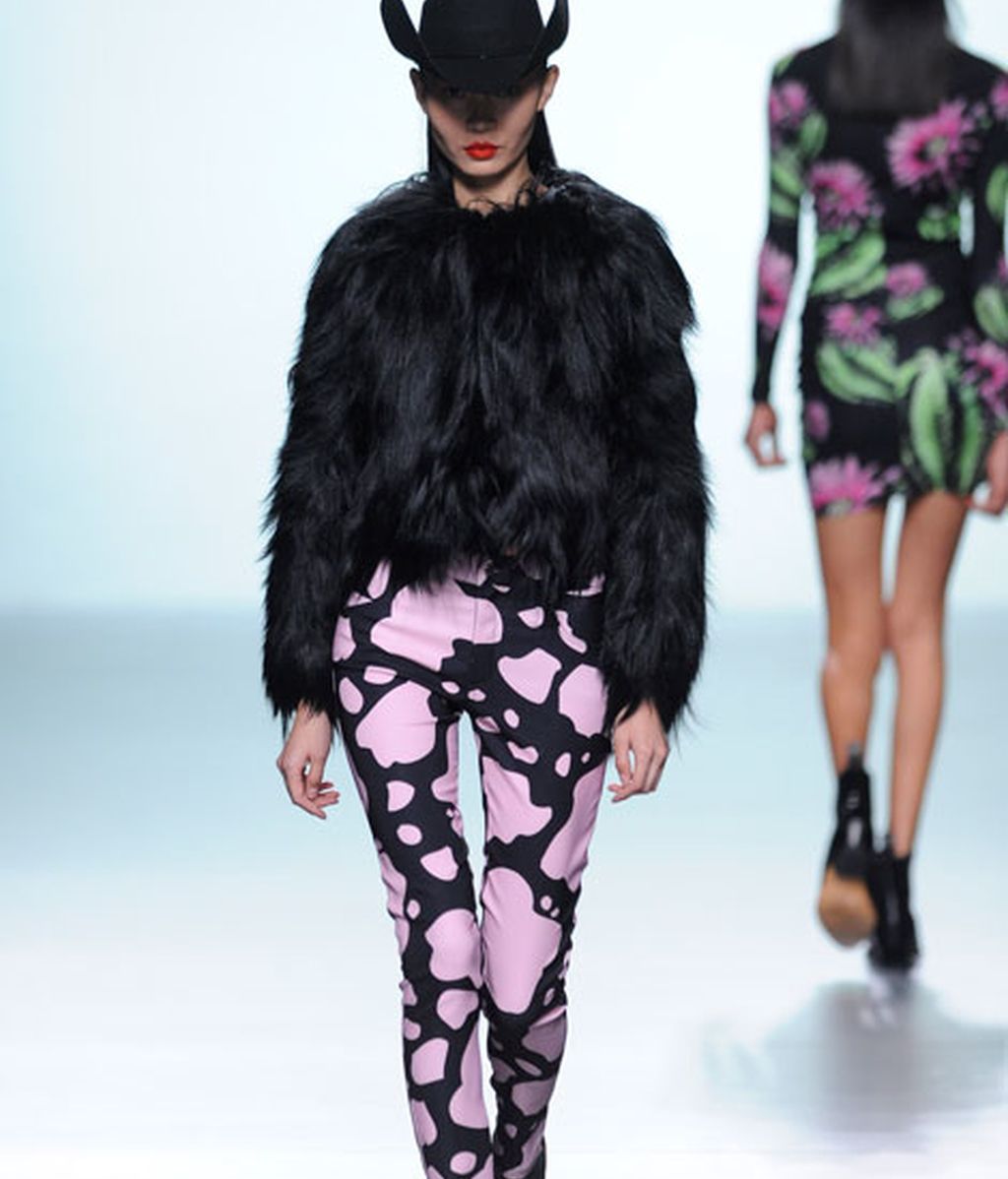 María Escoté: indios y vaqueros