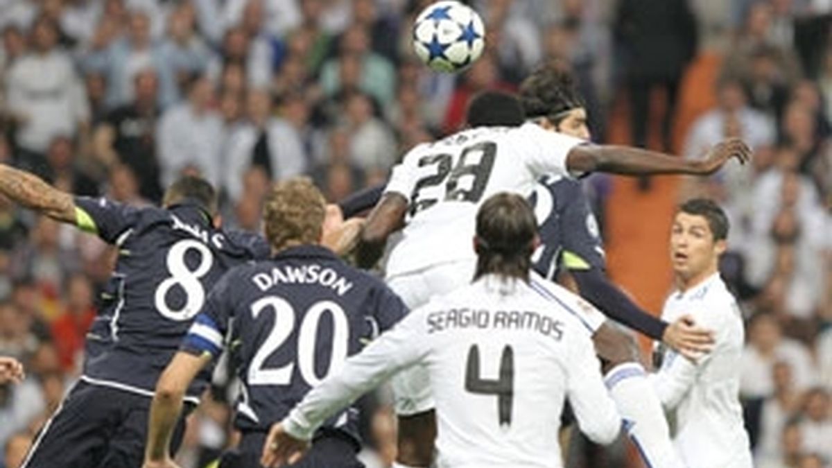 Adebayor marcó a los cuatro minutos. Foto: EFE.
