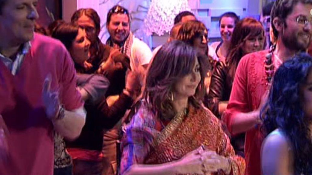 Ana Rosa, sus colaboradores y el público han demosstrado sus dotes para el baile Ana Rosa, sus colaboradores y el público han demosstrado sus dotes para el baile