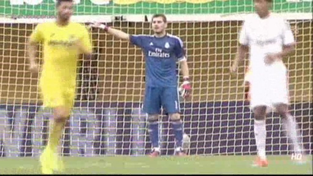 Casillas se desgañita con sus compañeros en el Madrigal