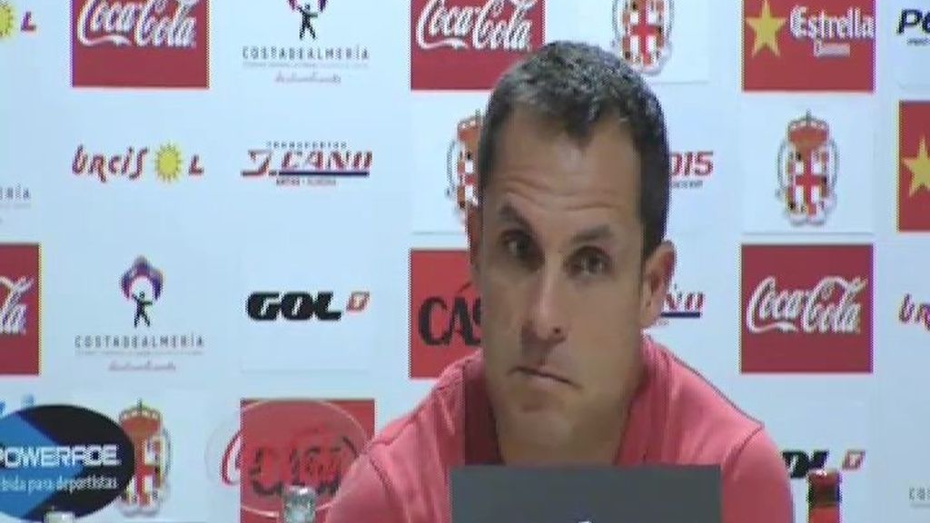 El entrenador del Almería estalla contra sus jugadores
