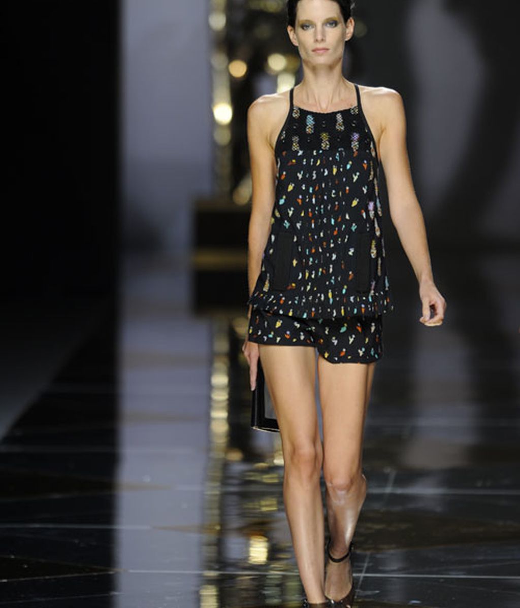 Colores vidriosos y sensualidad en la propuesta de Ailanto