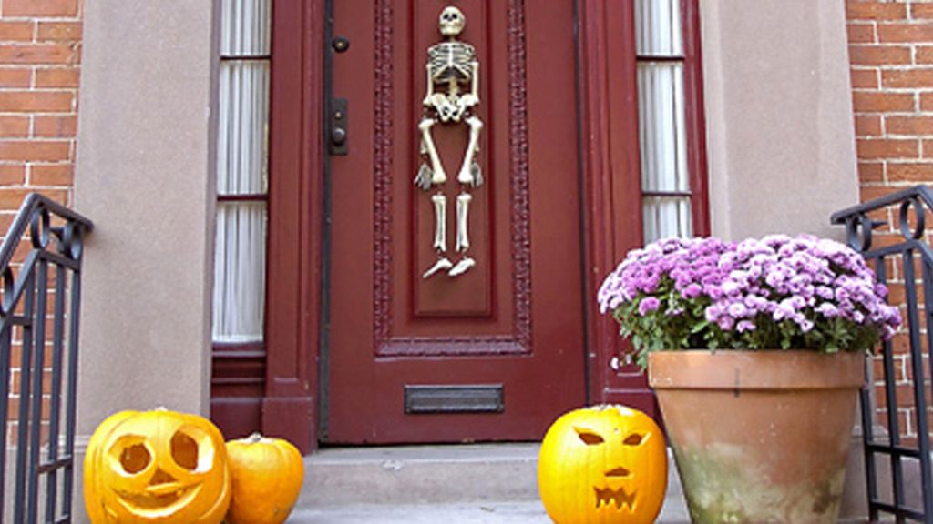 Los famosos 'visten' sus casas para Halloween