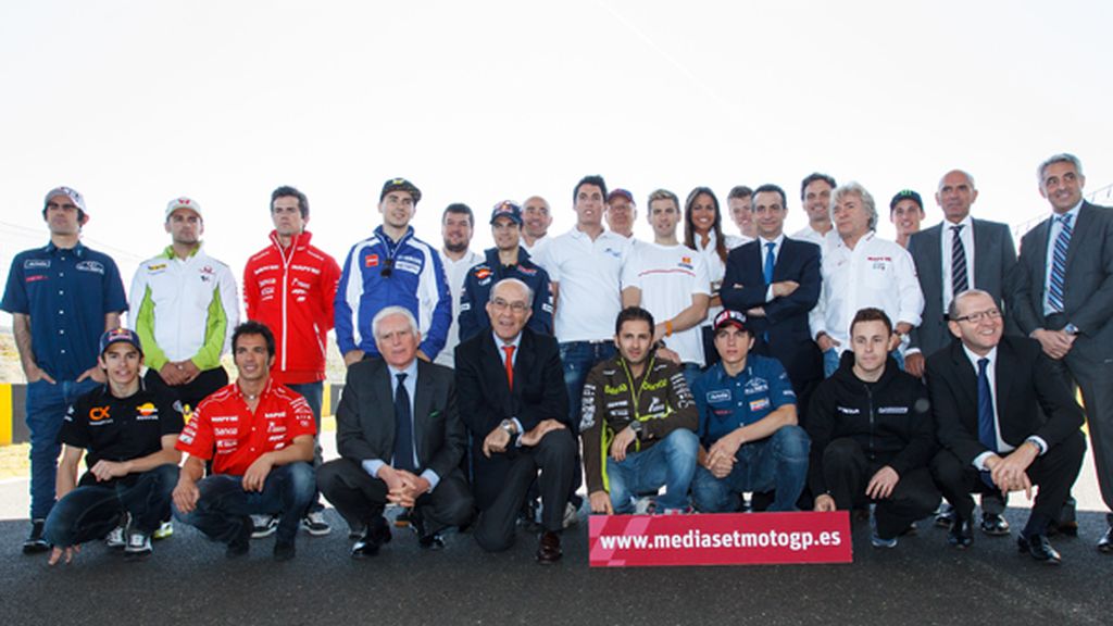 Foto de familia en la pista de Jerez