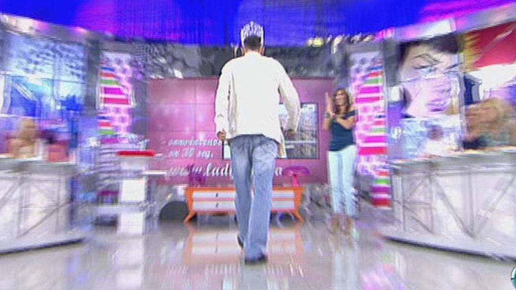 Paz Padilla, Belén Esteban y Kiko Hernández improvisan un desfile