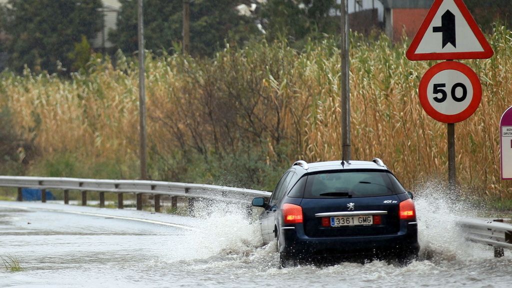 Varios ríos del País Vasco están en peligro de desbordamiento por los efectos del temporal