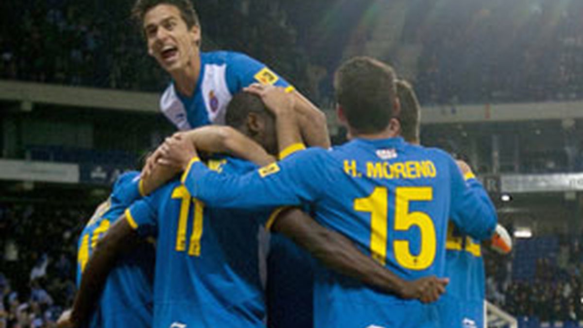 El Espanyol celebra uno de sus goles FOTO: EFE