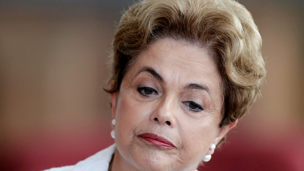 Rousseff acusa al gobierno interino de "ilegítimo"
