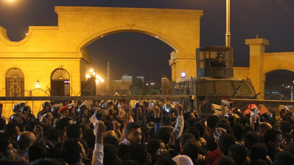 Treinta muertos en los disturbios en un campo de fútbol en Egipto