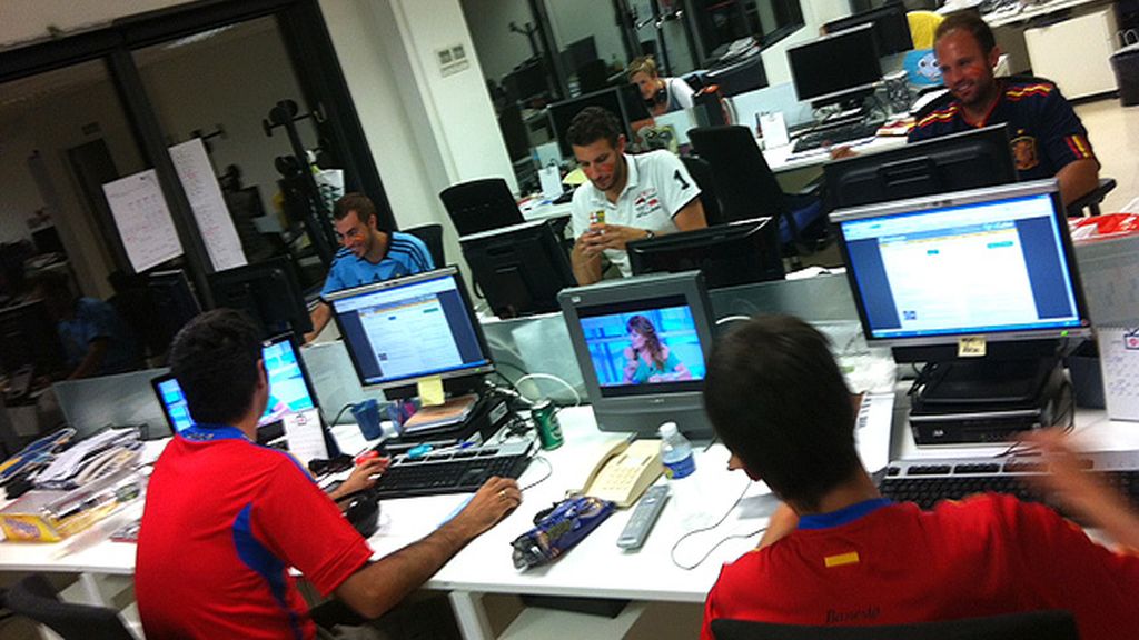 El equipo de la web de Mediaset, haciendo historia con ‘La Roja’