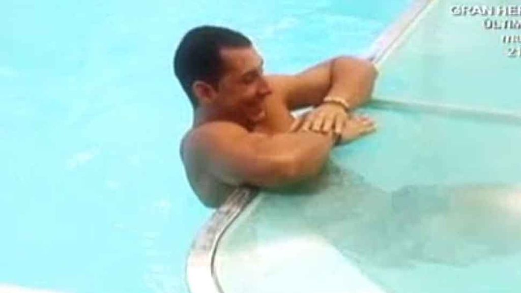 El cuerpo de Aris vuelve loco a las mujeres