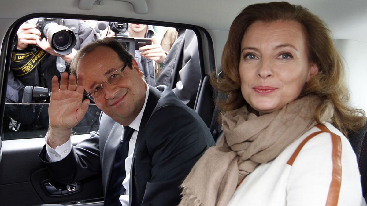 El candidato socialista François Hollande con su esposa Valerie Trierweiler