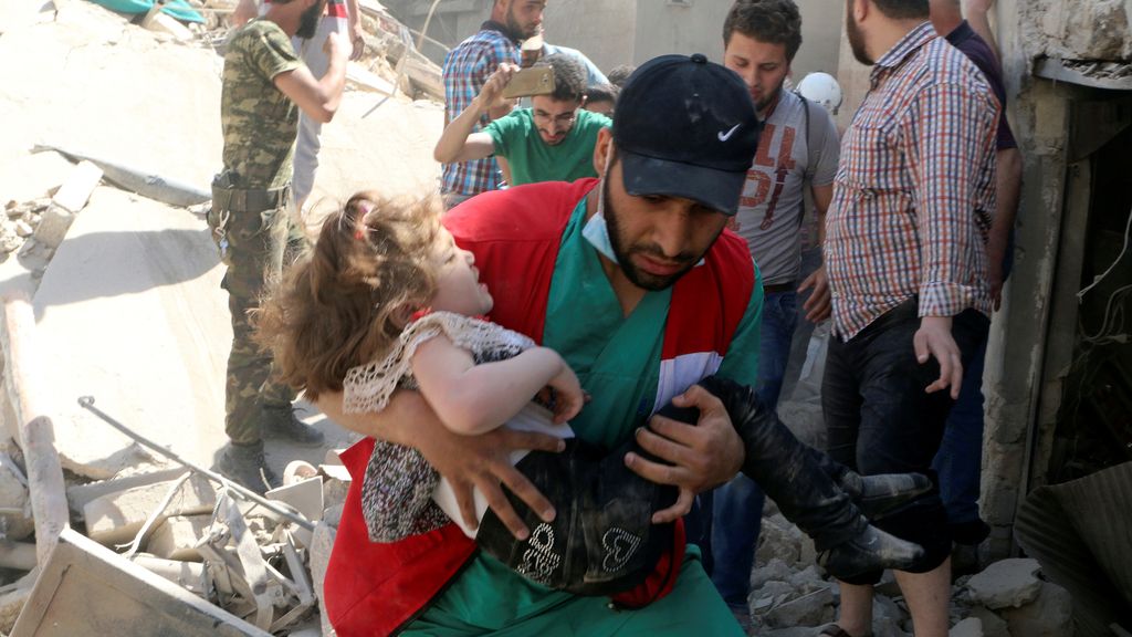 Se elevan a 50 los fallecidos en el bombardeo al hospital de Alepo