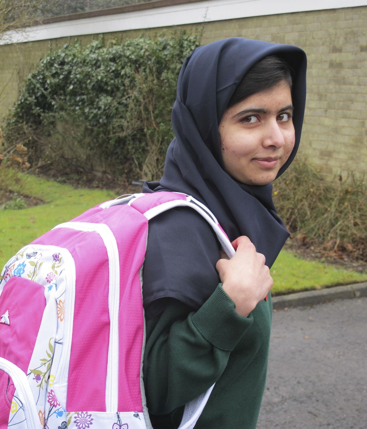 Malala Yousufzai vuelve al colegio en Reino Unido tras el ataque de los talibán