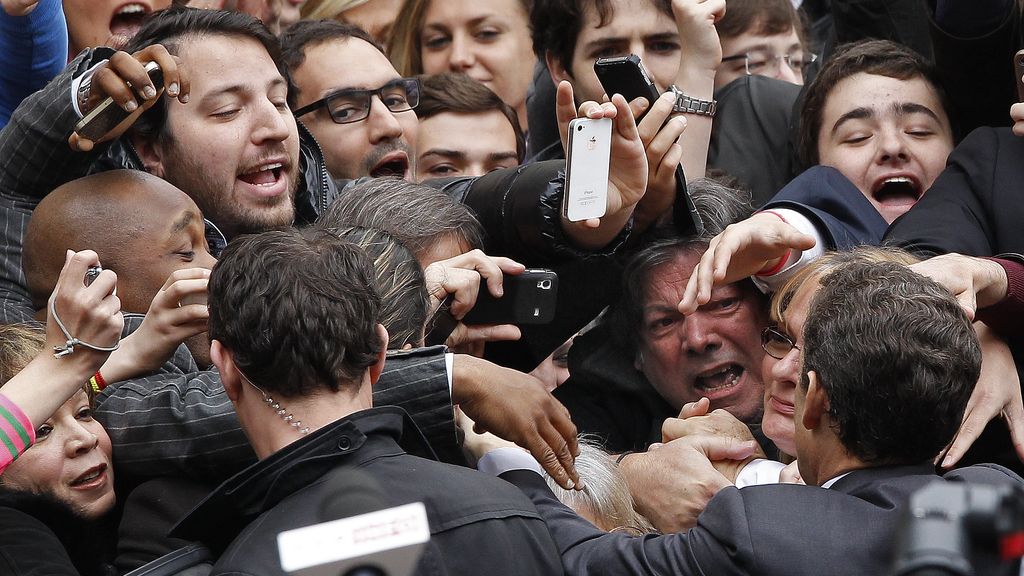 Nicolás Sarkozy a la salida del colegio electoral