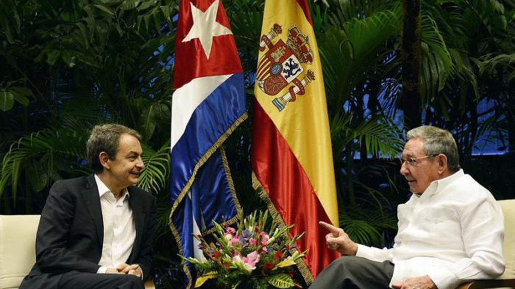 Raúl Castro recibe a Zapatero y a Moratinos