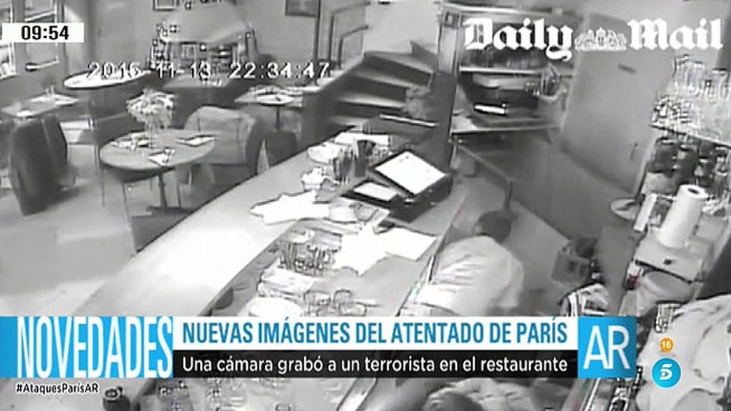 La cámara de un local grabó a uno de los terroristas en uno de los restaurantes