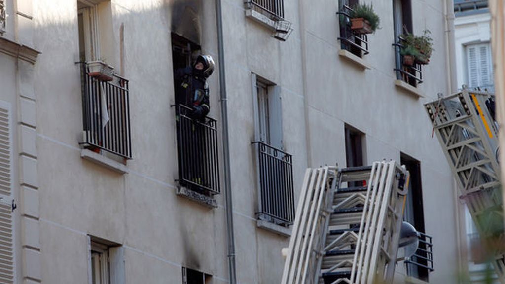 Ocho muertos por un incendio en un bloque de viviendas en París