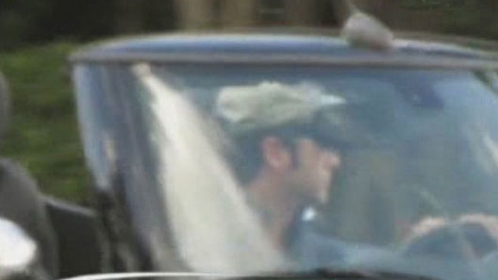 Nacho Polo se pasea en descapotable por Miami