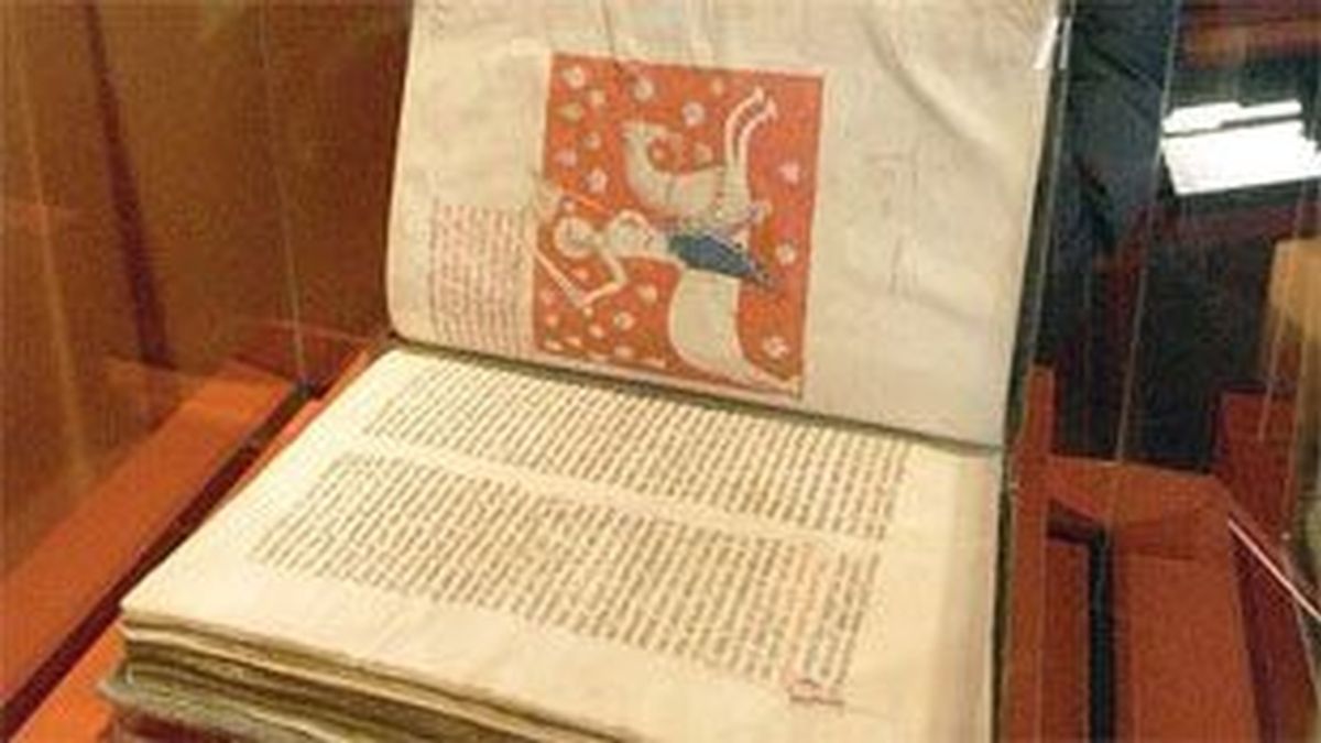 Detalle del valioso Códice Calixtino, desaparecido de la Catedral de Santiago de Compostela . Vídeo: Informativos Telecinco.