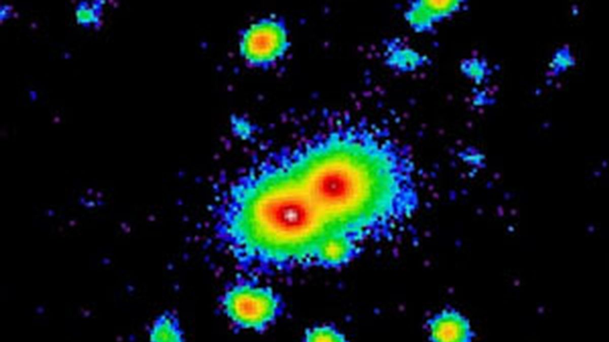 La figura (con color añadido de forma ficticia) muestra uno de los tres grupos compactos estudiados. Foto: Imagen tomada por el Isaac Newton Telescope (INT). Carlos M. Gutiérrez. The Astrophysical Journal Letters/IAC