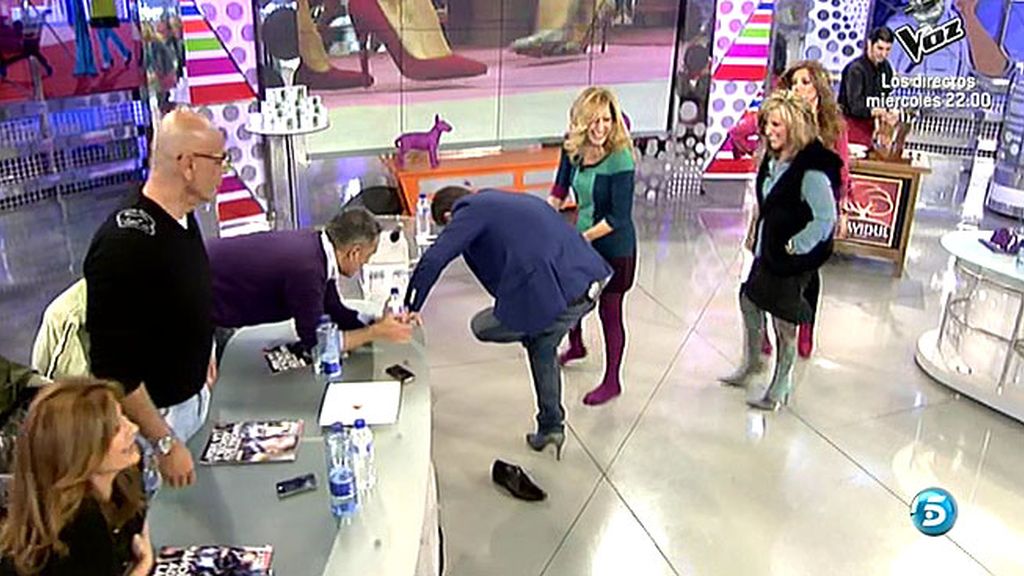 Jorge Javier Vázquez comprueba lo que es andar con tacones