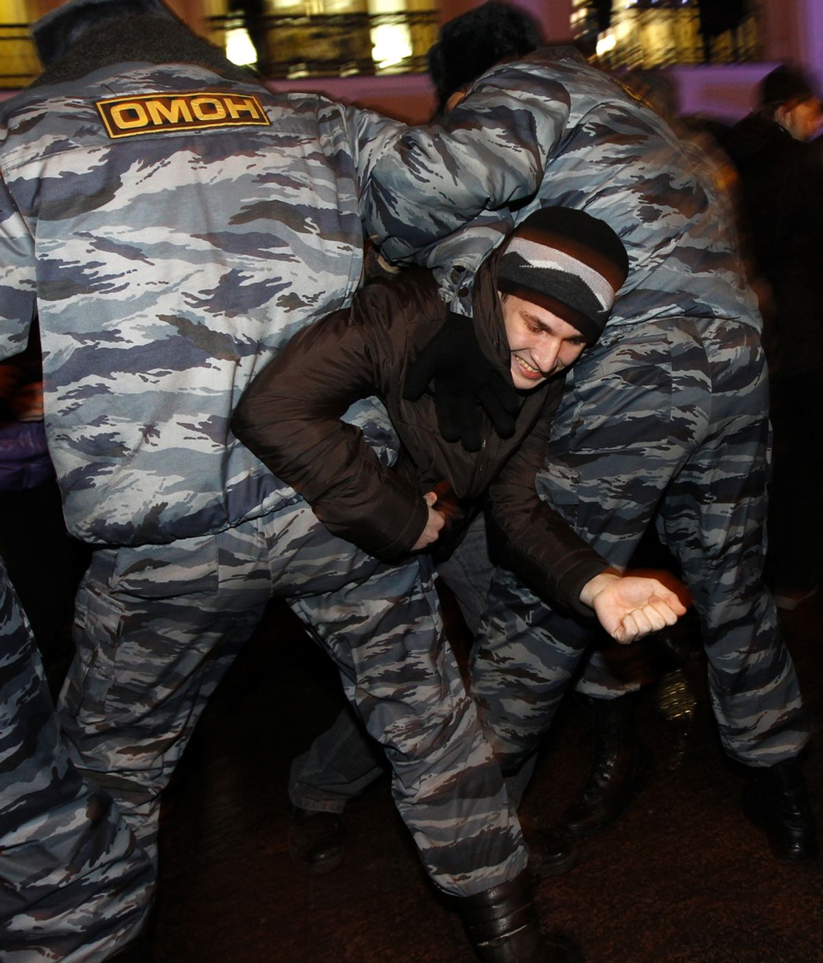 La policía rusa detiene a un joven manifestante