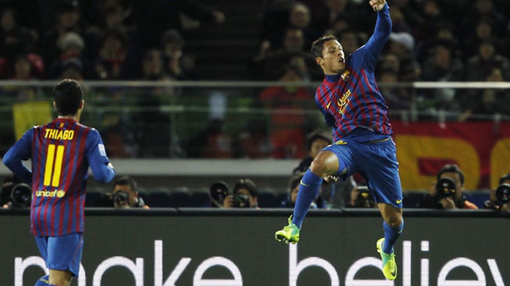 Adriano celebra el segundo gol frente al Al Sadd