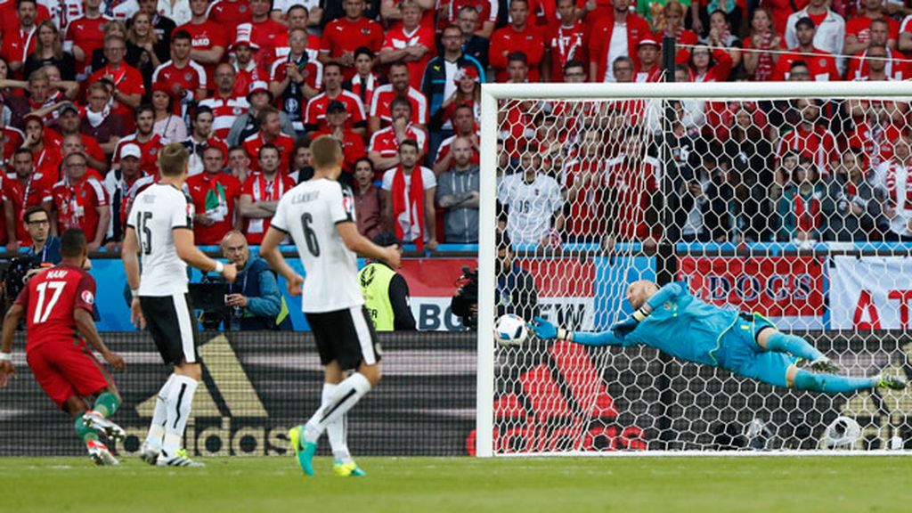 Doble parada de Almer para salvar el primer gol de la Selección portuguesa