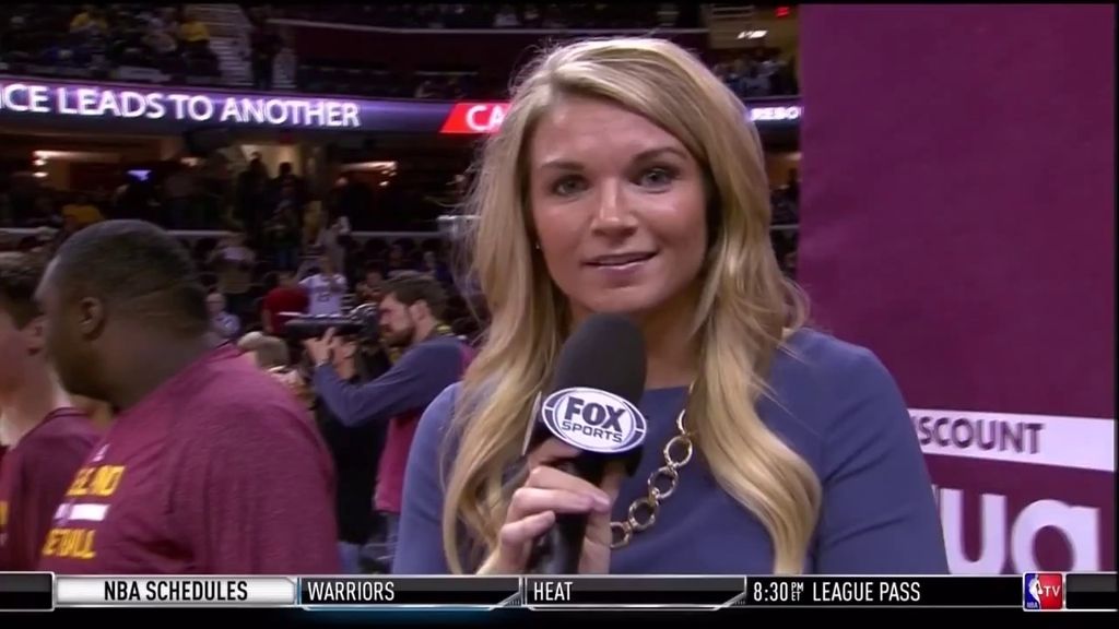 El jugador de la NBA, Tristan Thompson, besa en directo a la reportera Allie Clifton