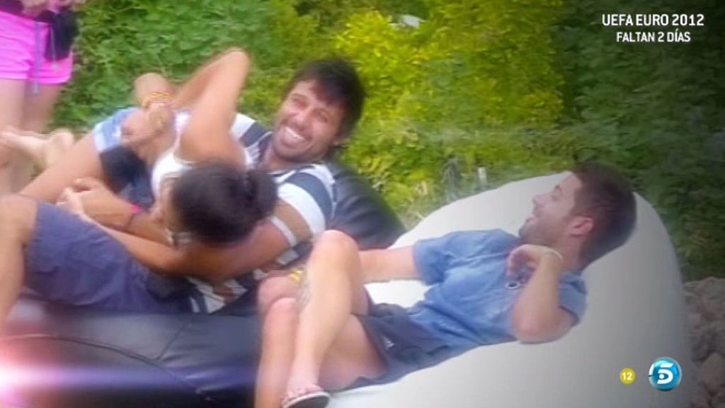 La pareja se muestra cada mía más cariñosa