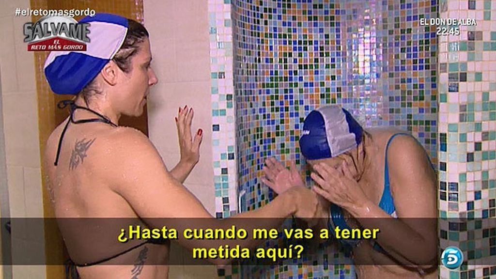 Carmen Bazán y Melu disfrutan del agua (y de las peleas)