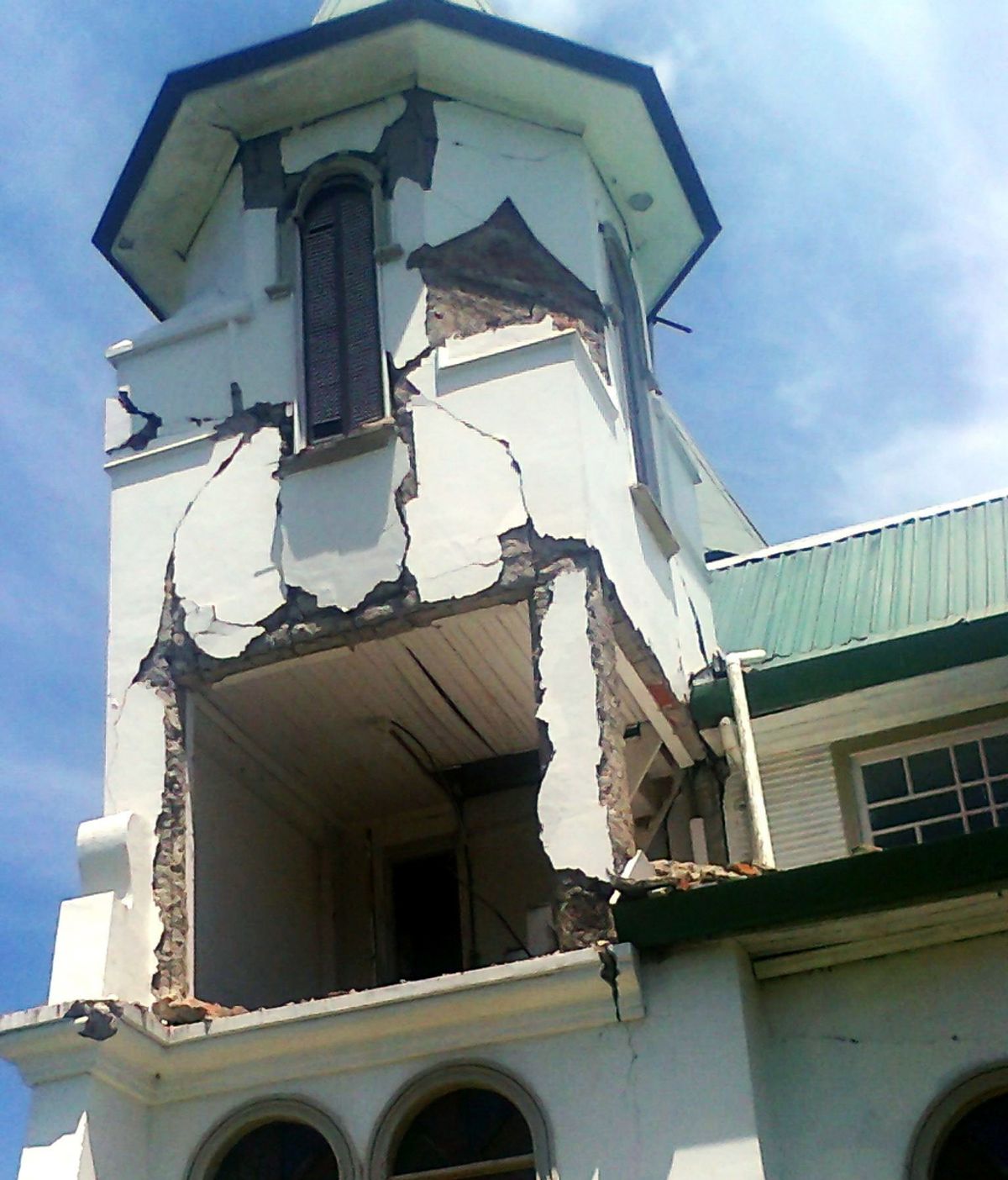 Costa Rica sufre el mayor terremoto de su historia
