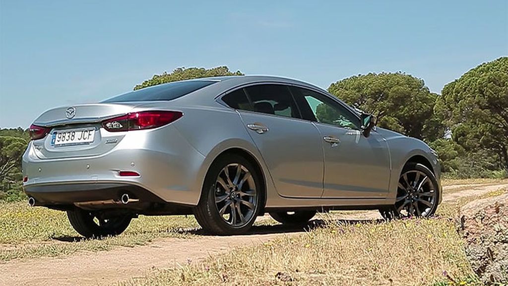 Mazda 6 de 2015, más equipado que nunca