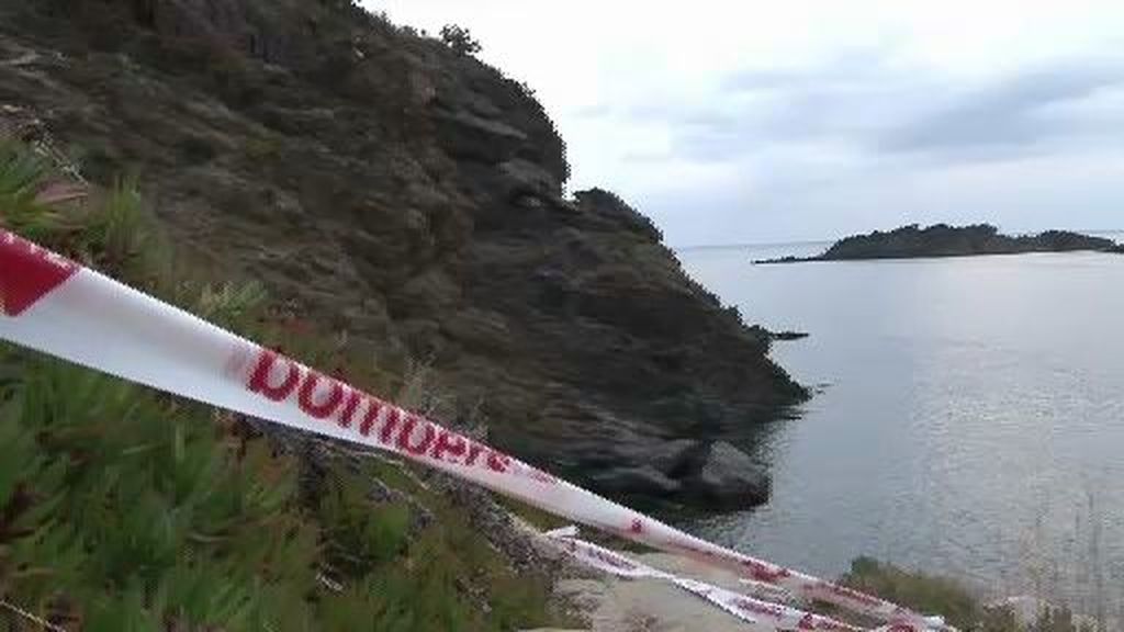 Muere una turista al caerle una roca en la cabeza en una playa de Cadaqués