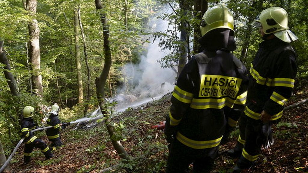 Chocan dos aviones en pleno vuelo en Bratislava, Eslovaquia