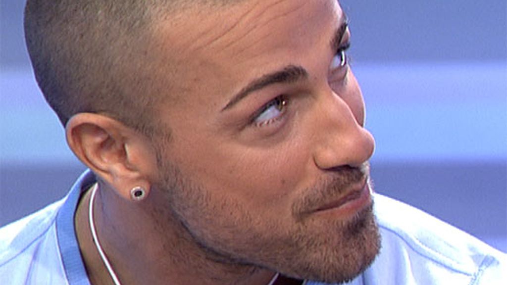 Rafa Mora, Raquel y un chihuahua