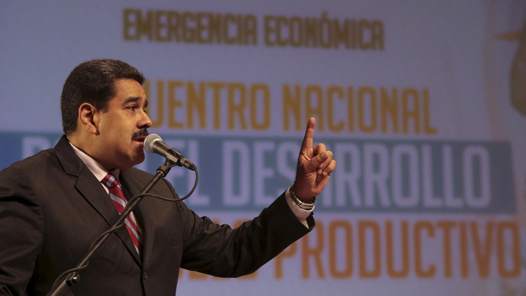 Maduro critica a Rajoy por "intervencionista, racista y colonialista"