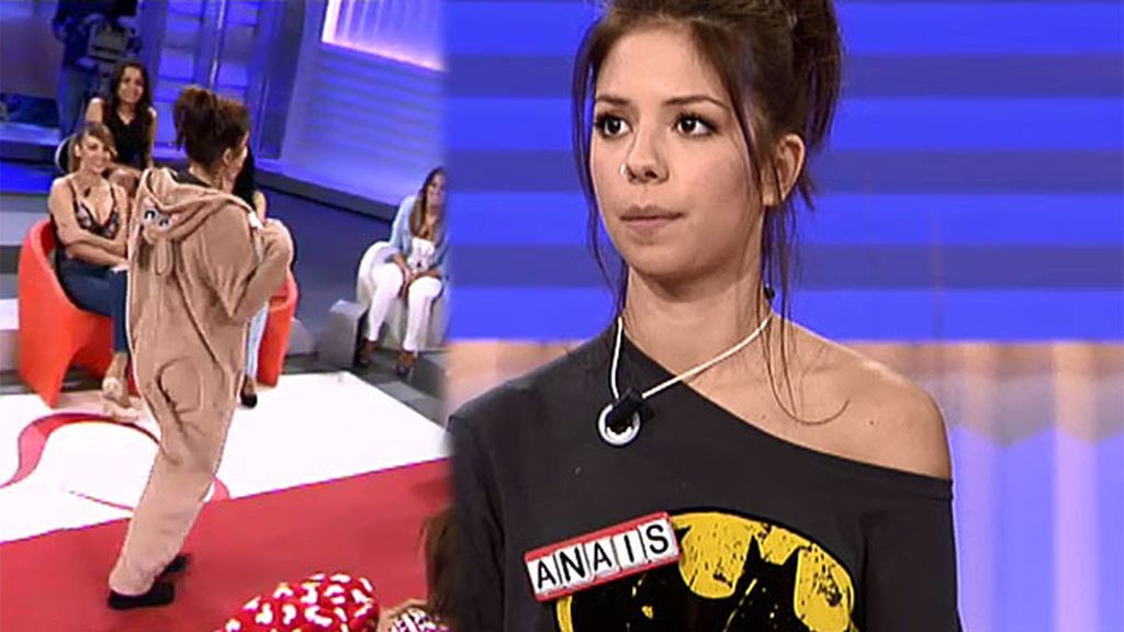 Anais sorprende con un mono de peluche