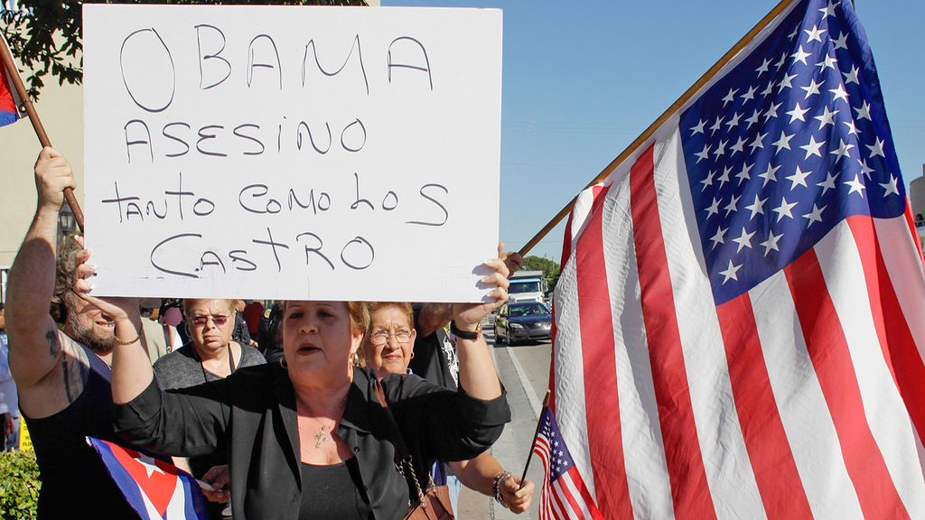 Los cubanos divididos entre la alegría y el rechazo del acuerdo con EEUU