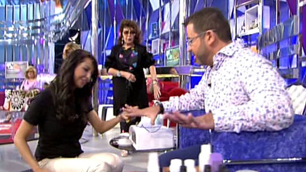 Manicura y pedicura en 'Sálvame'