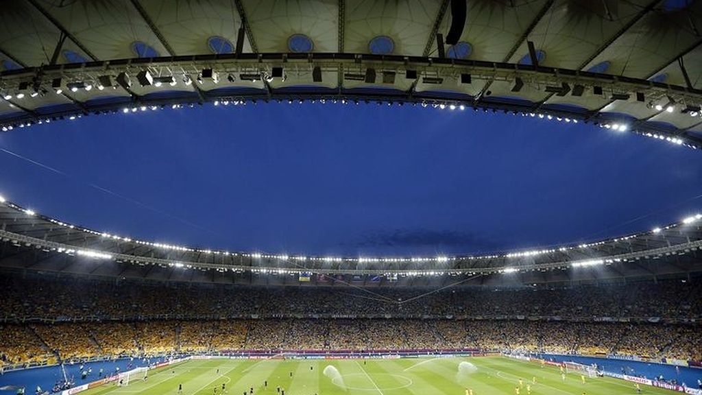 Shevchenco gana en su particular duelo con Ibrahimovic