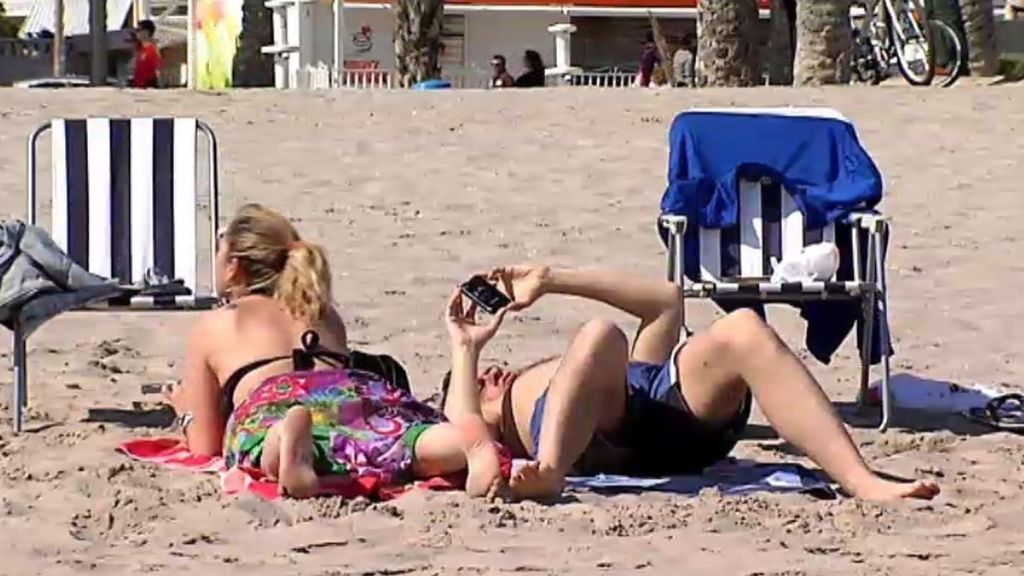 Las temperaturas alcanzan los 25 grados en la costa de Levante