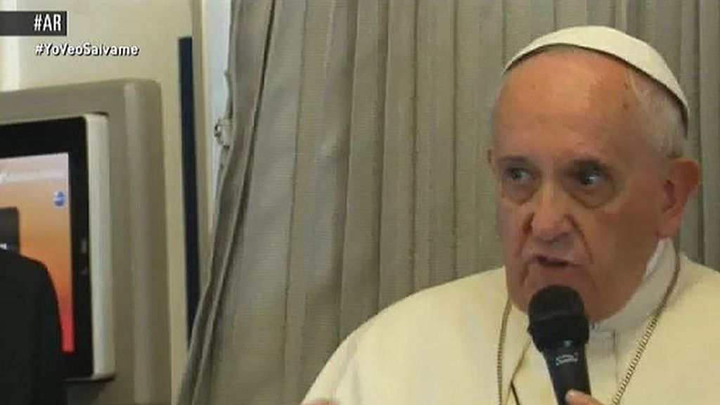 El Papa: "Hacer bromas de una religión es una provocación"