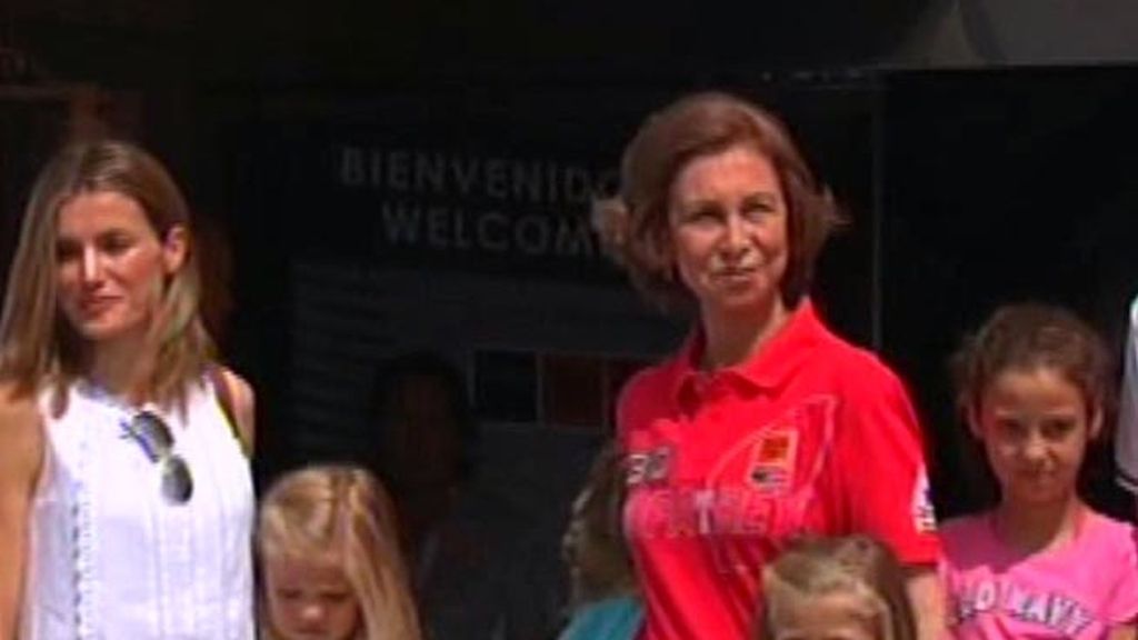 Letizia llega a mallorca con sus hijas